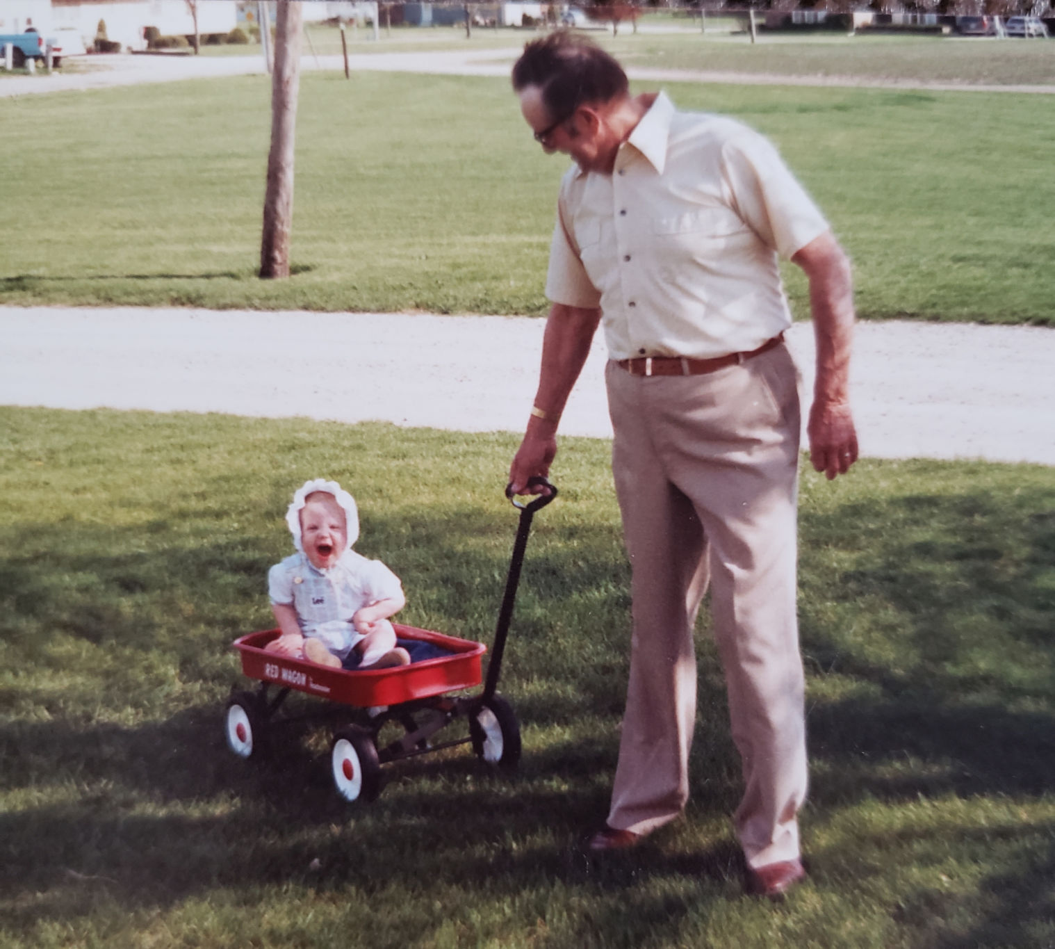 Wendell Kindred pulling wagon.jpg